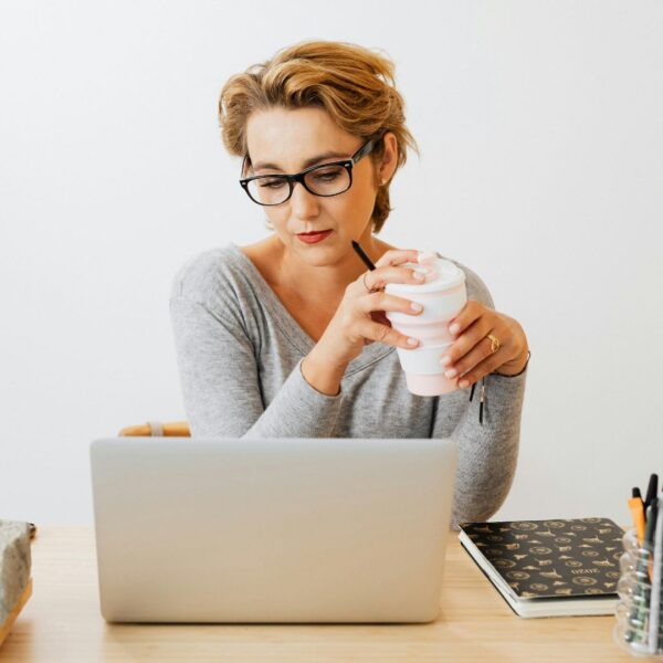 Woman reading online resources.